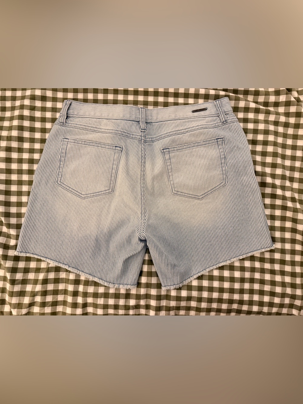 Carve Designs Oahu 6" Railroad Stripe Denim Cutoff Shorts Size 8 - Picture 5 of 5